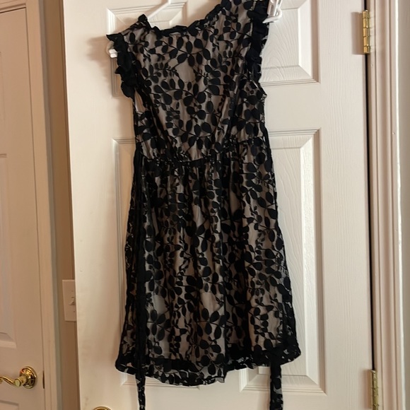 Black lace dress - Picture 4 of 4